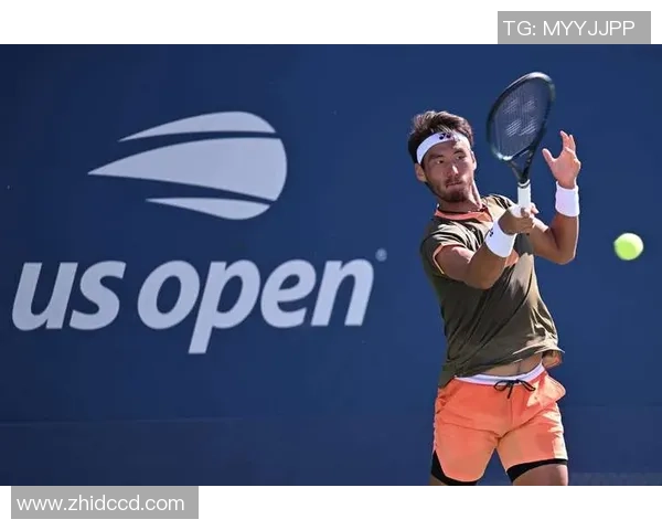 韩国足球明星在关键时刻绝杀对手展现非凡实力与决心 韩国足球明星在关键时刻绝杀对手展现非凡实力与决心